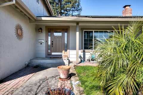 840 Sprucewood Court, Petaluma, CA 94954
