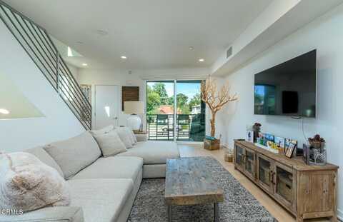 11594 Riverside Drive, North Hollywood, CA 91602