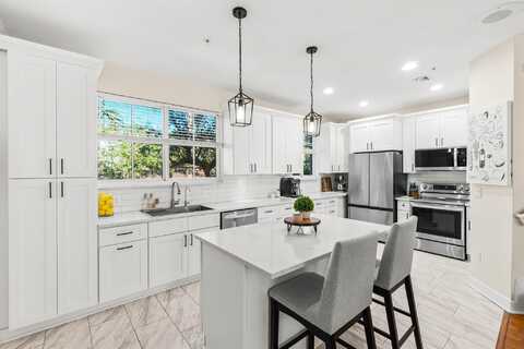 521 Bayfront Drive, Boynton Beach, FL 33435