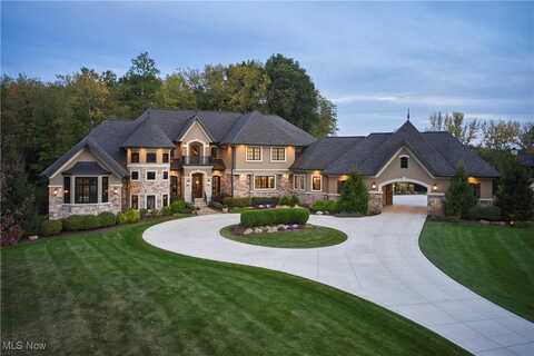 408 Sharon Falls Drive, Wadsworth, OH 44281