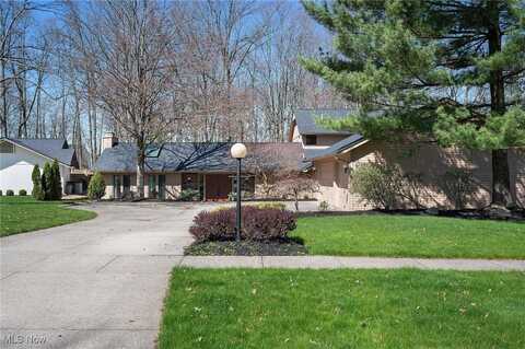21847 Meadows Edge Lane, Strongsville, OH 44149