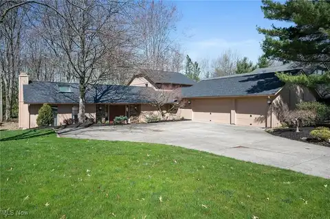 21847 Meadows Edge Lane, Strongsville, OH 44149
