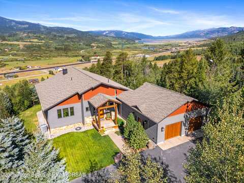 374 UPPER RIDGE Road, Alpine, WY 83128