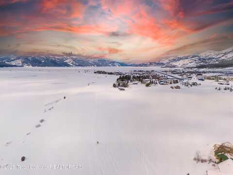 LAKE CABIN Drive, Alpine, WY 83128