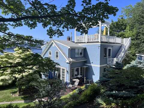 210 East Main Street, Gloucester, MA 01930