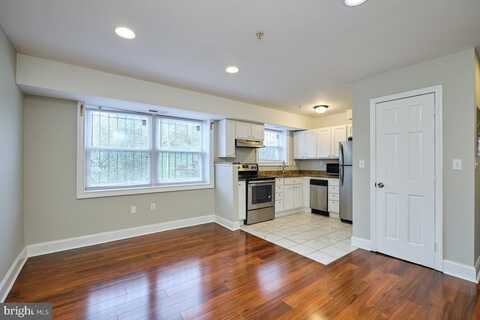 4800 C St SE #101, Washington, DC 20019
