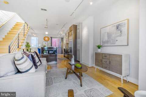 1538 Swann St NW, Washington, DC 20009