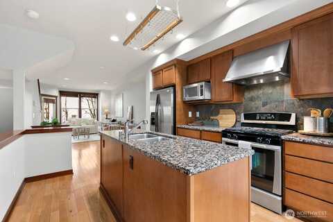 4436 44th Avenue SW C, Seattle, WA 98116