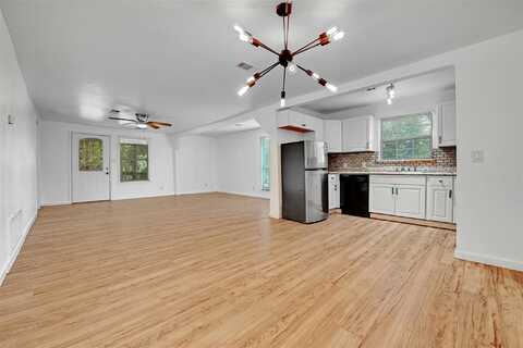 1200 Walnut Ave, Austin, TX 78702