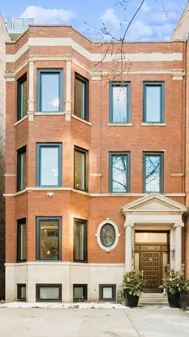 461 W Melrose Street, Chicago, IL 60657