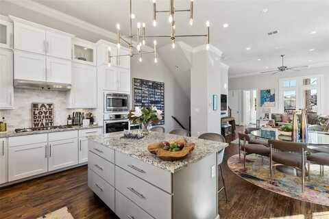 916 W Peach Street, Fort Worth, TX 76102