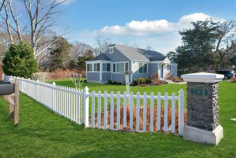 2360 Peconic Bay Boulevard, Laurel, NY 11948