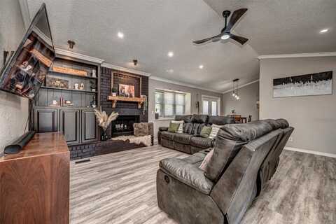 8421 Woodhue Drive, Oklahoma City, OK 73135
