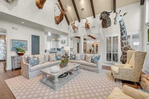 317 Covered Bridge Drive, Fort Worth, TX 76108