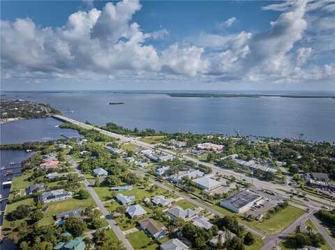 8045 142nd Street, Sebastian, FL 32958