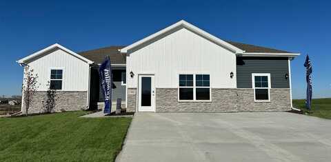 17051 REYNOLDS ST, Bennington, NE 68007