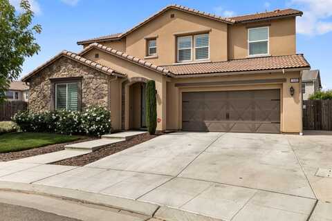 1030 Marengo Avenue, Clovis, CA 93619