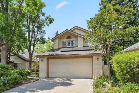 9134 Woodlawn Drive N, Fresno, CA 93720