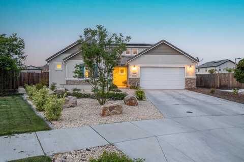 801 Howard Street, Kingsburg, CA 93631