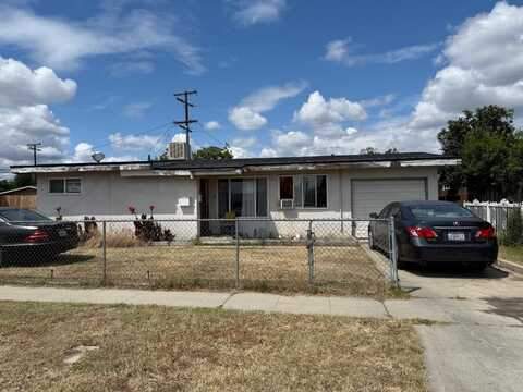 2426 Andrews Avenue W, Fresno, CA 93705