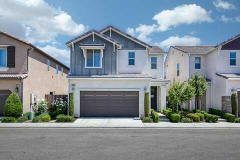 2822 Sophie Drive N, Fresno, CA 93727