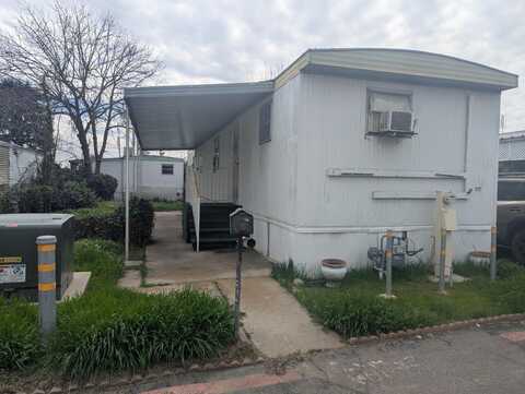 1272 Villa Avenue, Clovis, CA 93612