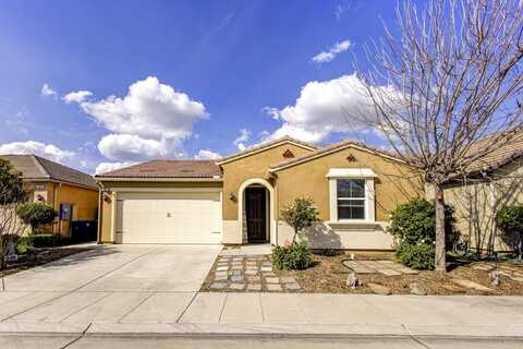 3831 Joaquin Avenue, Clovis, CA 93619