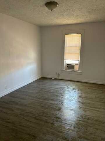 1102 Edith Boulevard SE, Albuquerque, NM 87102
