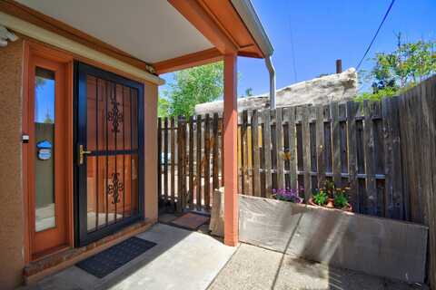 210 SAN PASQUALE Avenue NW, Albuquerque, NM 87104