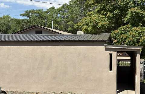 822 LEWIS Avenue SW, Albuquerque, NM 87102