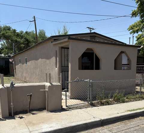 822 LEWIS Avenue SW, Albuquerque, NM 87102