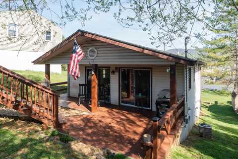 860 FAIRFAX AVE, WAYNESBORO, VA 22980