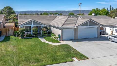 6030 Treehaven Court, Lancaster, CA 93536
