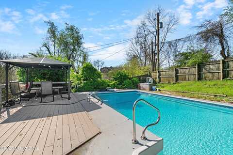 3308 Eagle Pass, Louisville, KY 40213