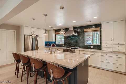 1712 Chapman Drive, Las Vegas, NV 89104