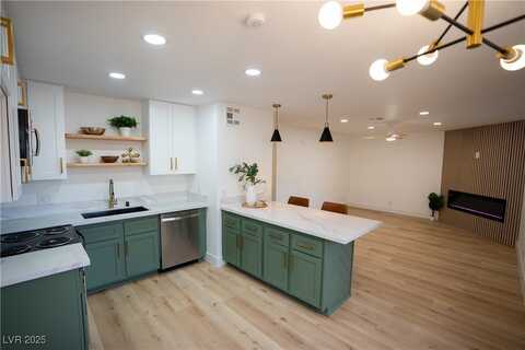 7932 Diamond Rock Way, Las Vegas, NV 89128