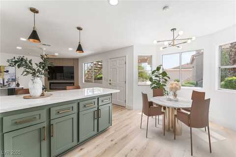 7932 Diamond Rock Way, Las Vegas, NV 89128