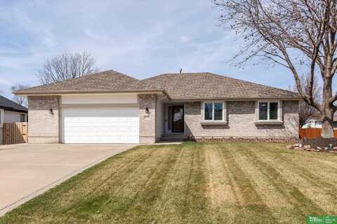 20756 Ginkgo Circle, Omaha, NE 68022