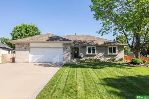 20756 Ginkgo Circle, Omaha, NE 68022