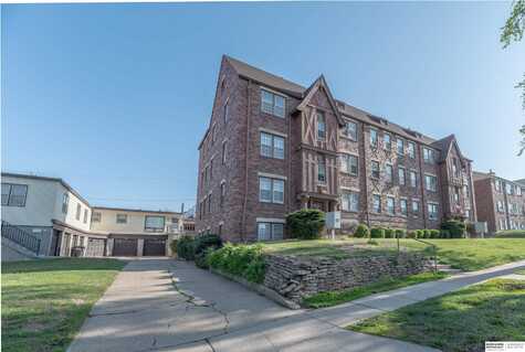 4918 Capitol Avenue, Omaha, NE 68132