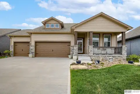 20529 D Street, Omaha, NE 68022