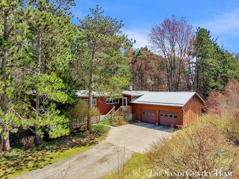 2981 E Sternberg Road, Fruitport, MI 49415