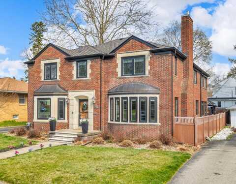 752 Bloomfield Boulevard, Jackson, MI 49203
