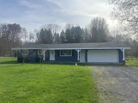135 S Searls Road, Webberville, MI 48892