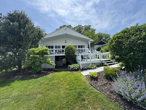 16933 Royal Lane, Spring Lake, MI 49456