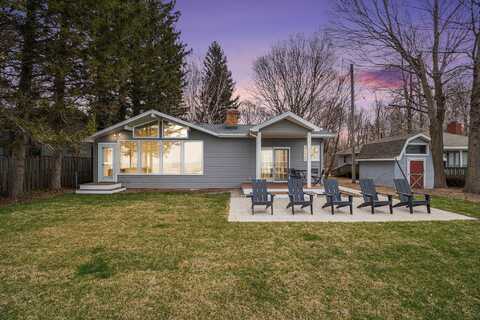 1184 Cherry Drive, South Haven, MI 49090