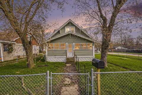 1090 E Apple Avenue, Muskegon, MI 49442
