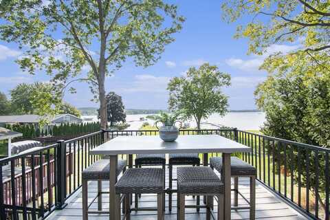 9607 Portage Lake Avenue, Pinckney, MI 48169