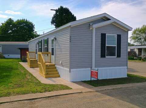 390 12th Street, Plainwell, MI 49080