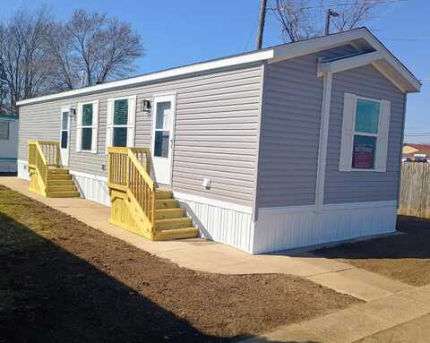 390 12th Street, Plainwell, MI 49080